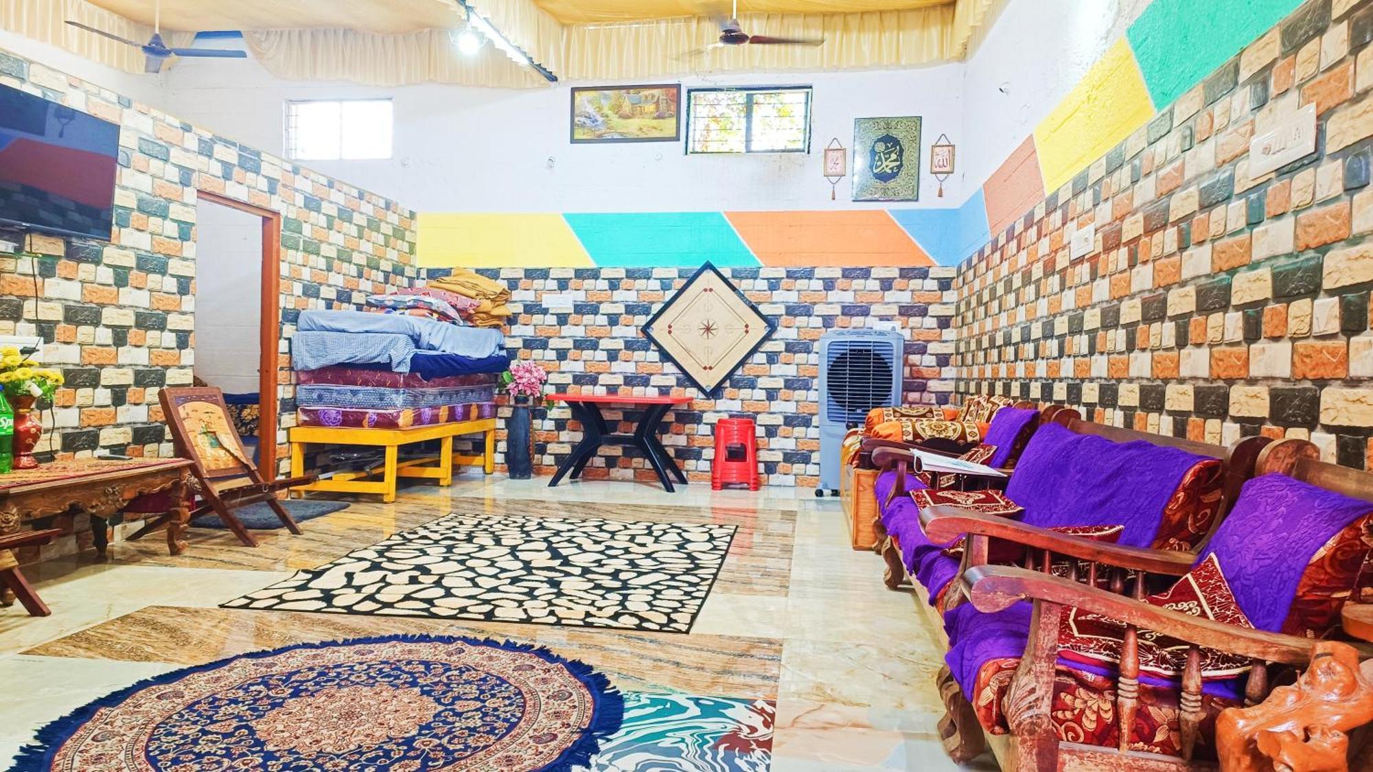 Sahara Family Homestay 迈索尔 外观 照片