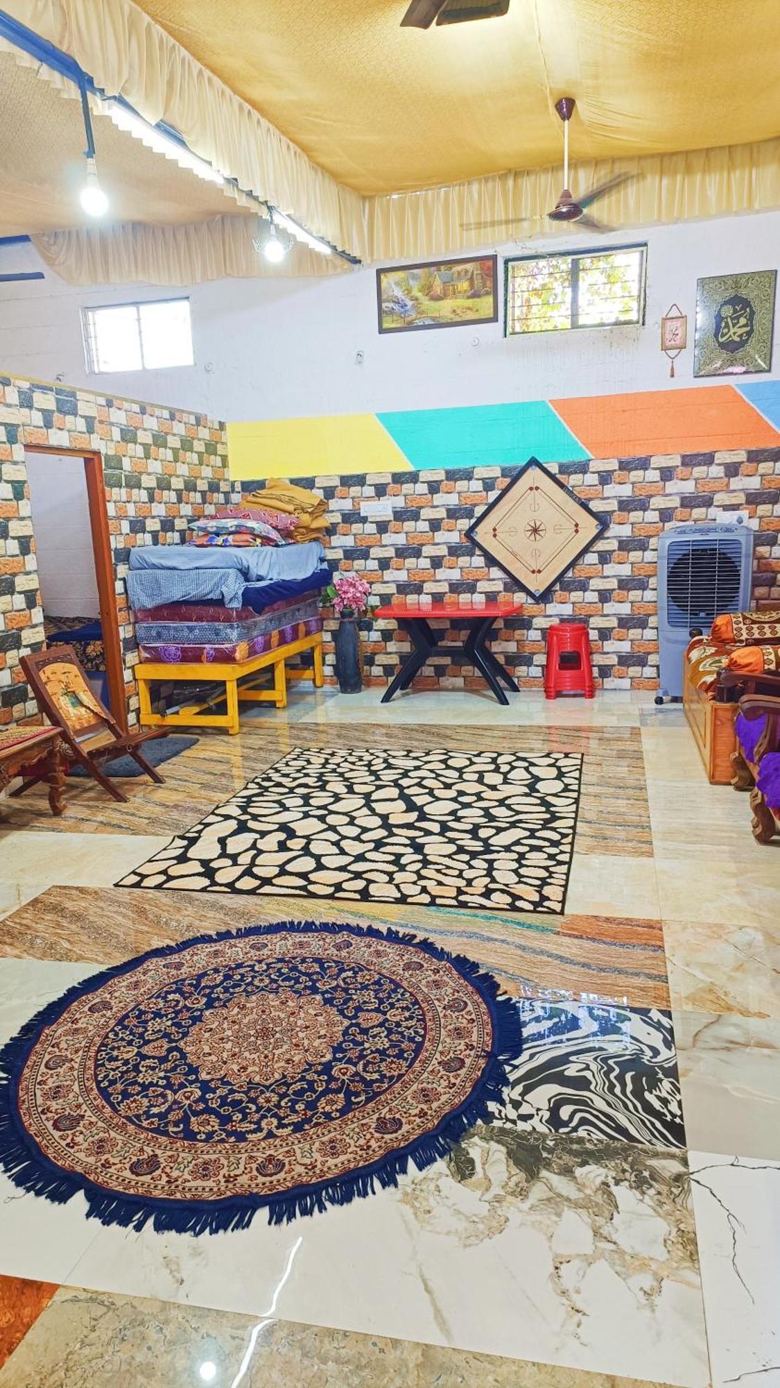 Sahara Family Homestay 迈索尔 外观 照片