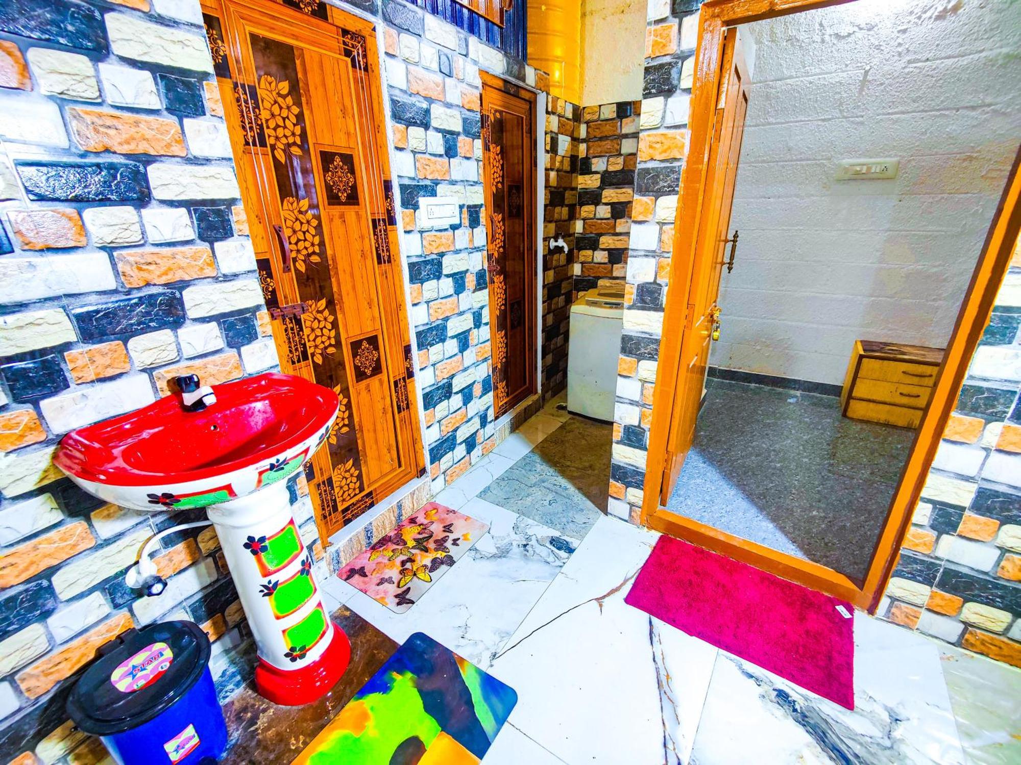 Sahara Family Homestay 迈索尔 外观 照片